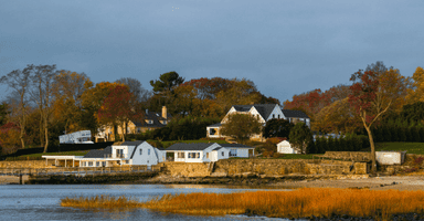 Fairfield coastline with a home moving long distance